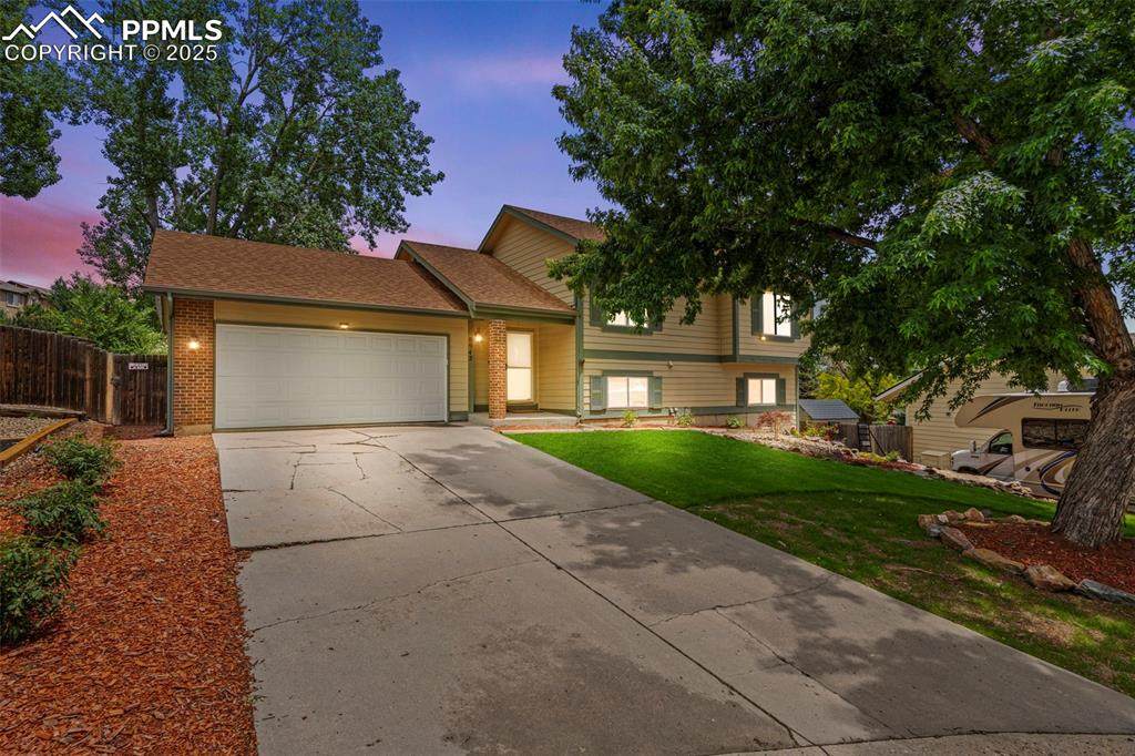 6945 Meadowwood Place - Photo 1