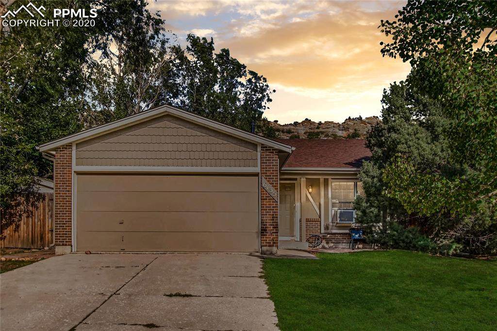6135 Pemberton Way - Photo 1
