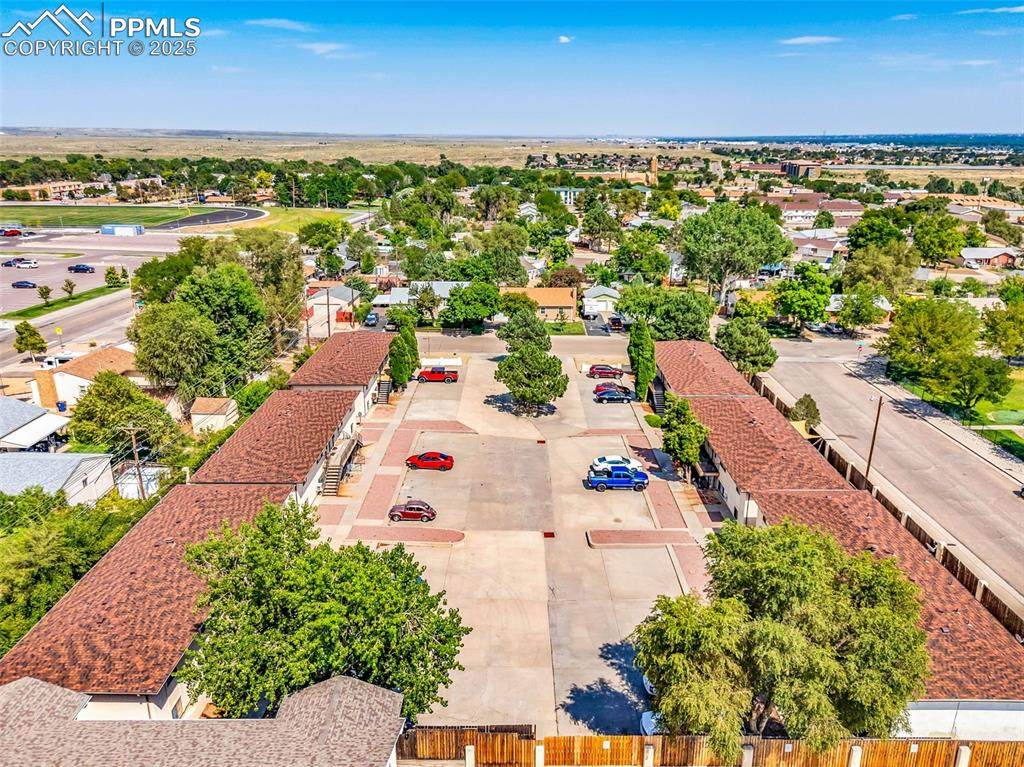 2101 Queens Avenue - Photo 1