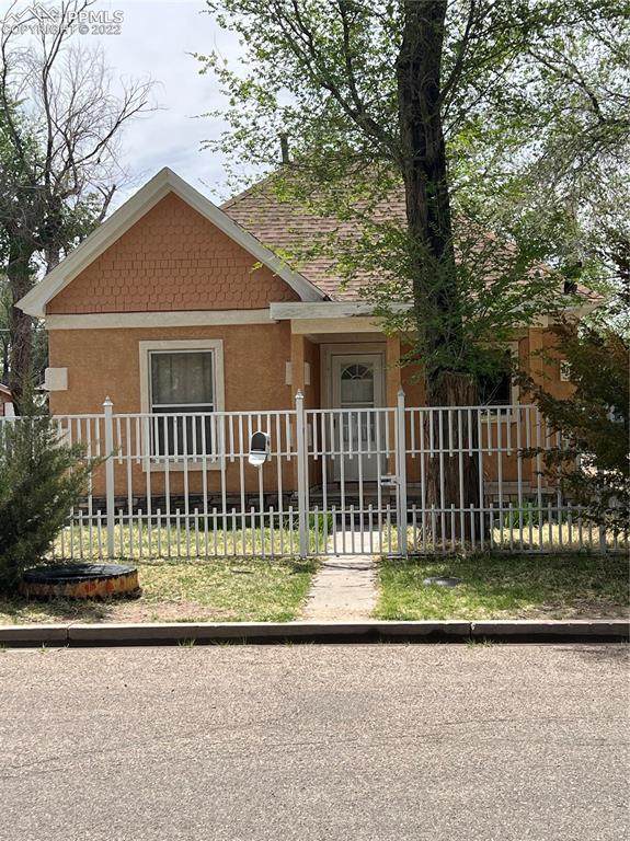 719 7th Street - Photo 1