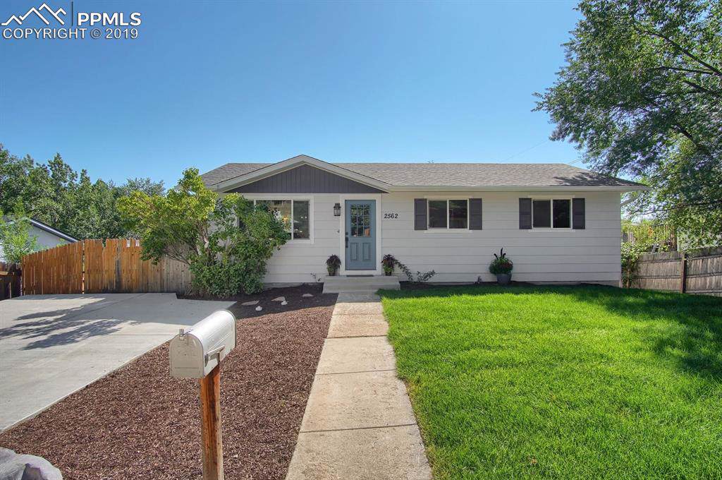 2562 Royalty Court - Photo 1