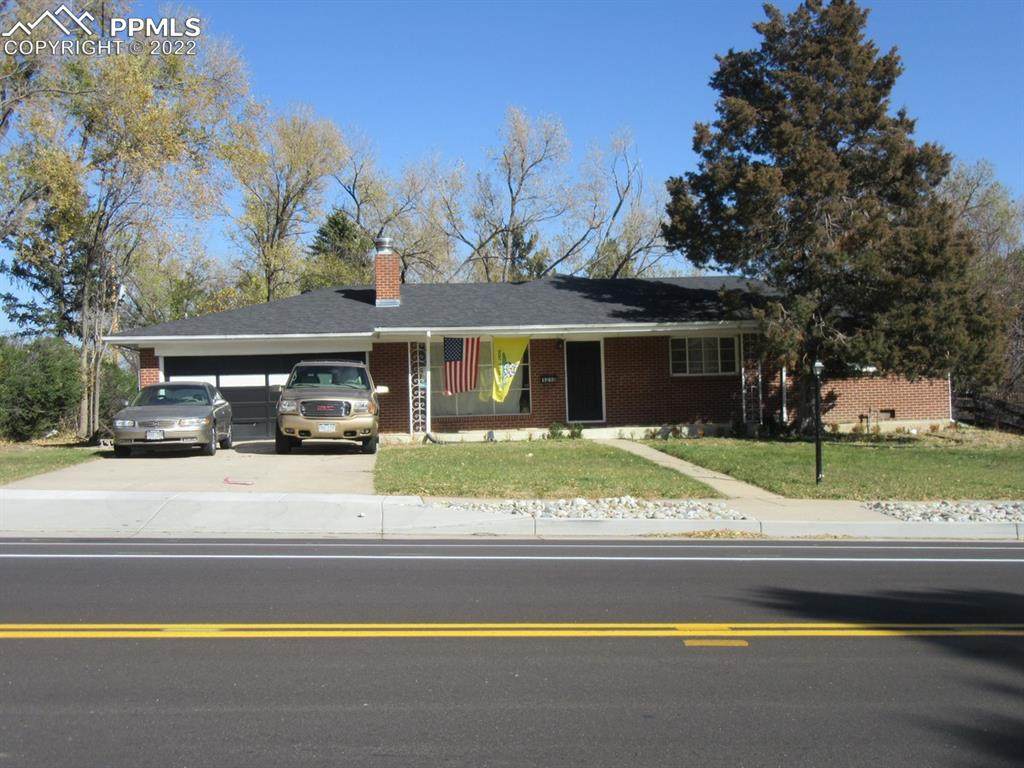 1210 Parkview Boulevard - Photo 1