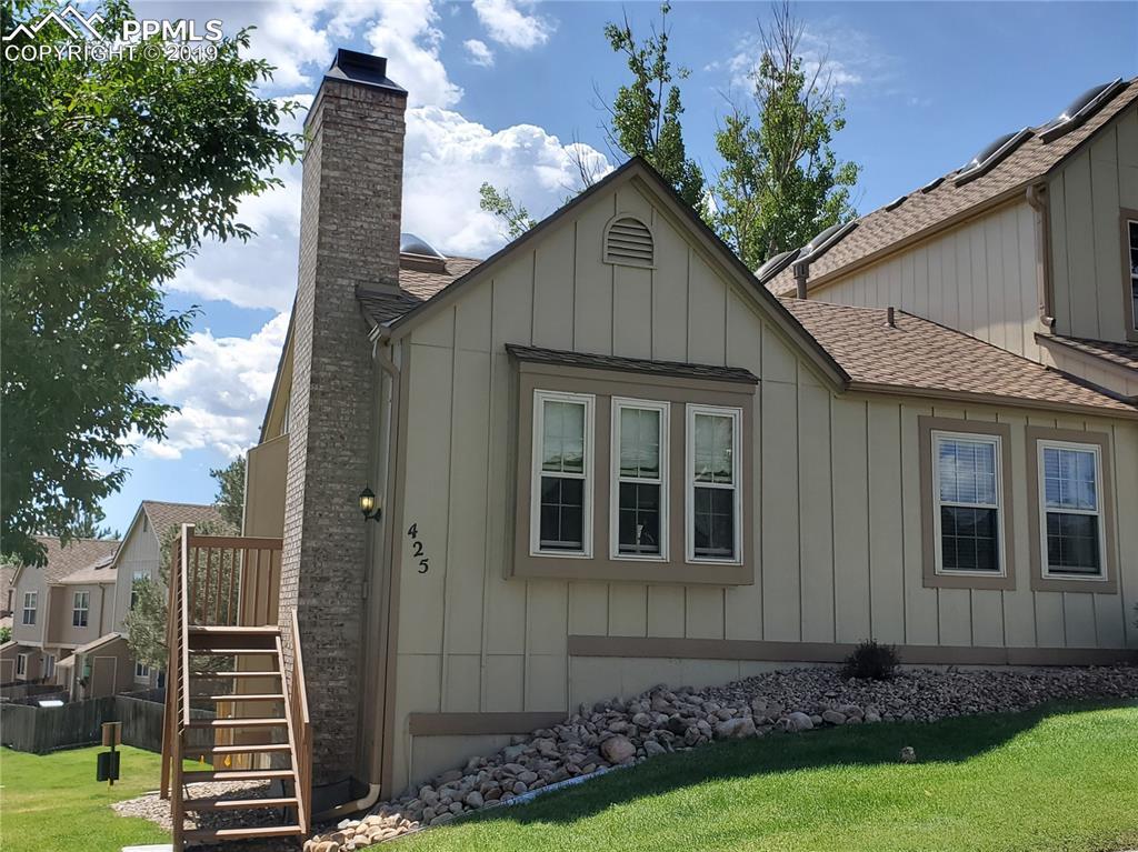 425 Ravenview Court - Photo 1