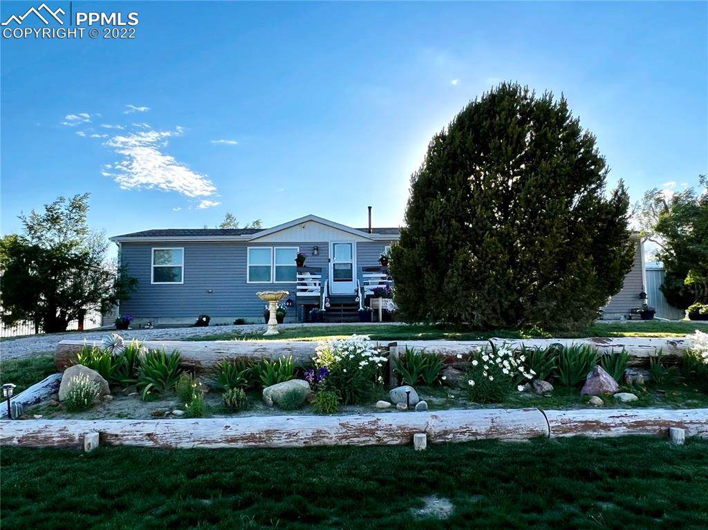 601 Dakota Avenue - Photo 1