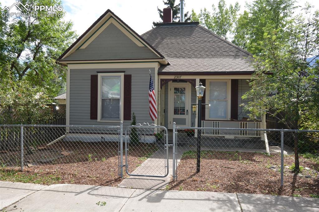 2307 Pikes Peak Avenue - Photo 1