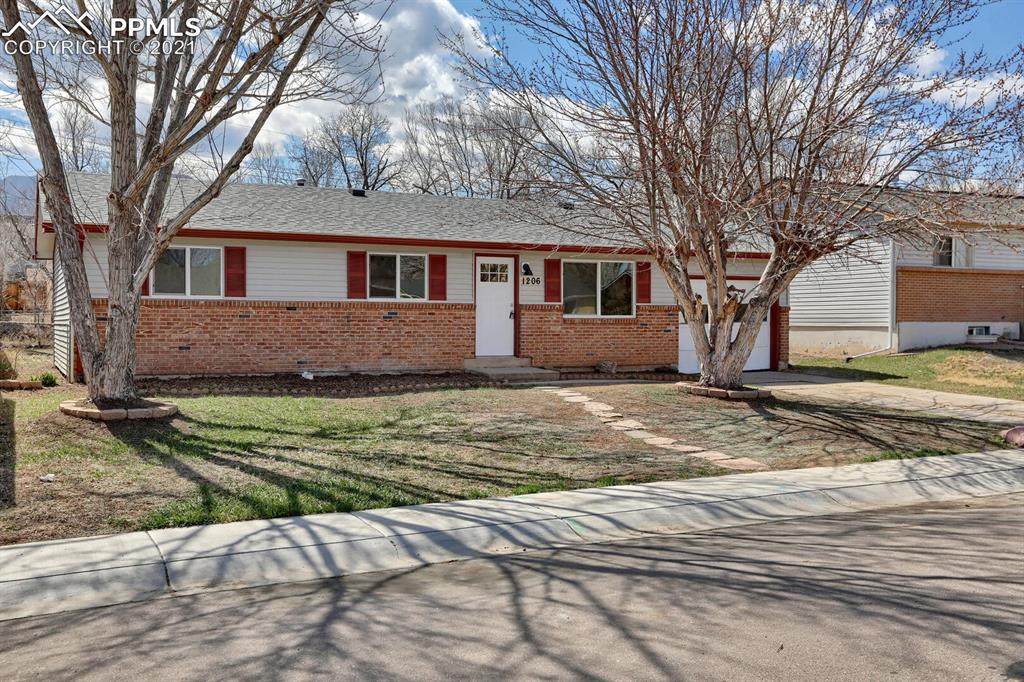 1206 Burnham Street - Photo 1