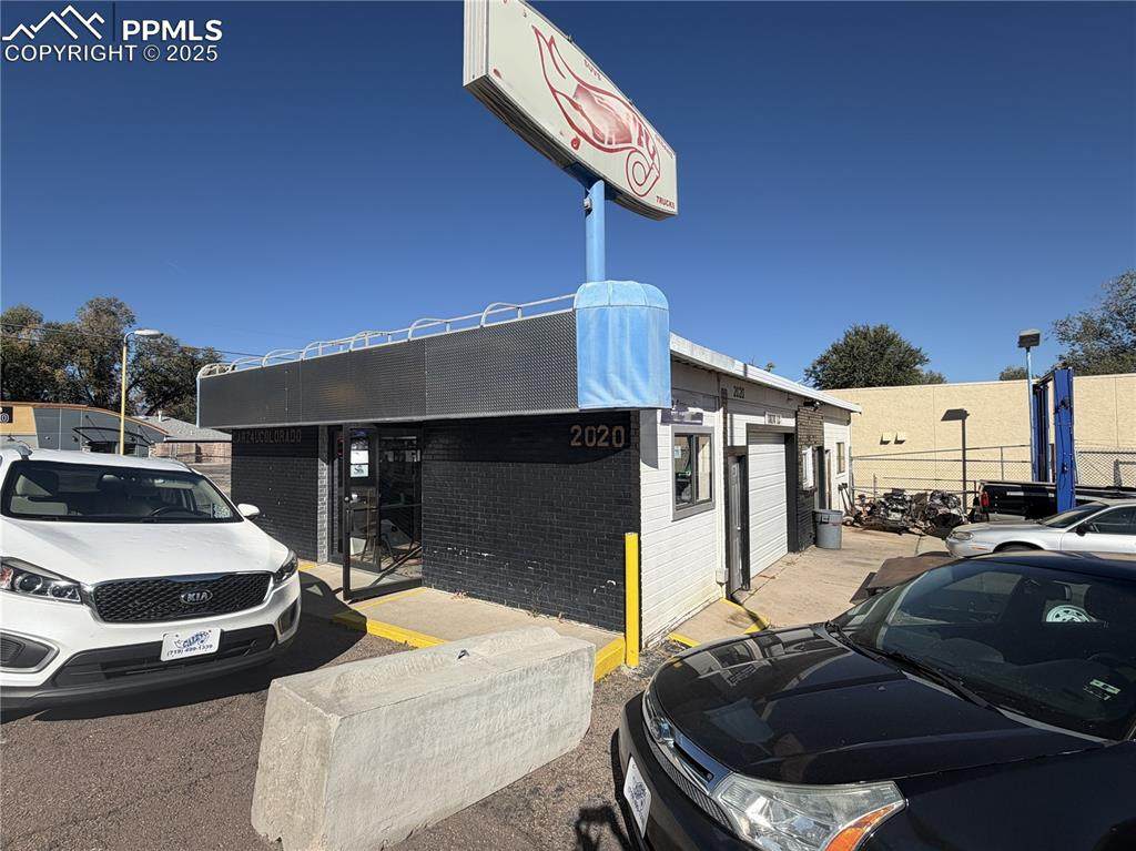 2020 Pikes Peak Avenue - Photo 1