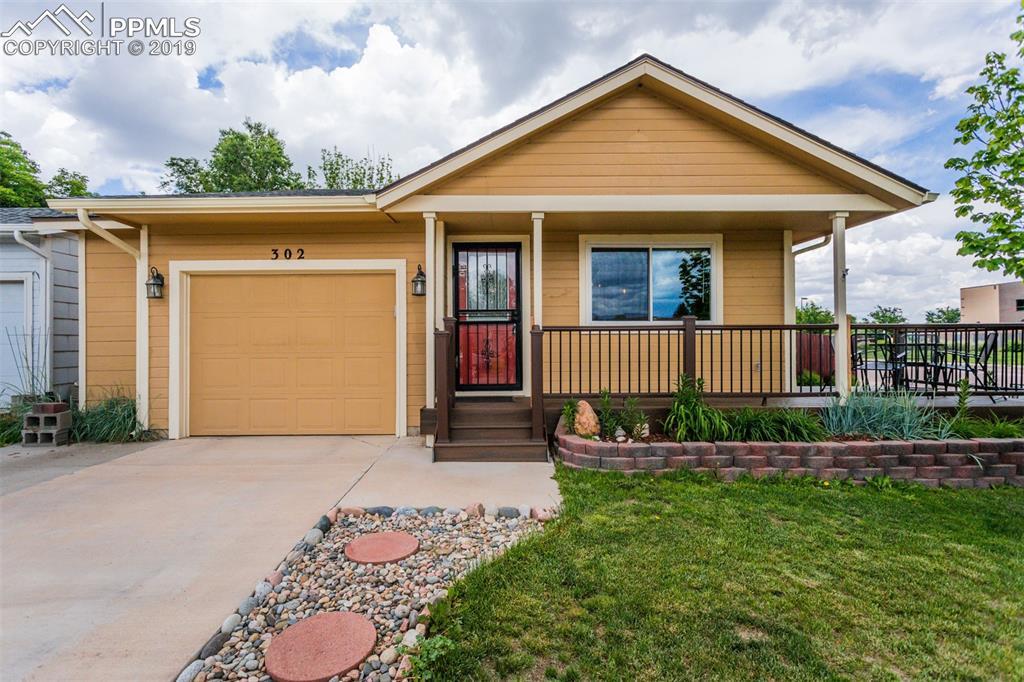 302 Lyckman Place - Photo 1
