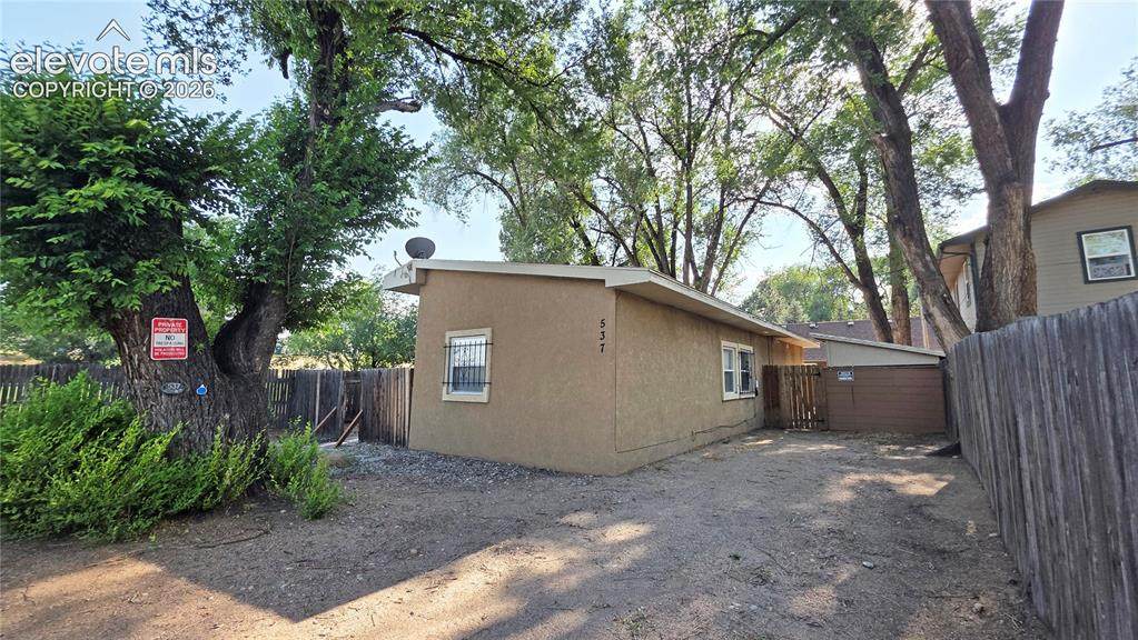 537 Crockett Lane - Photo 1