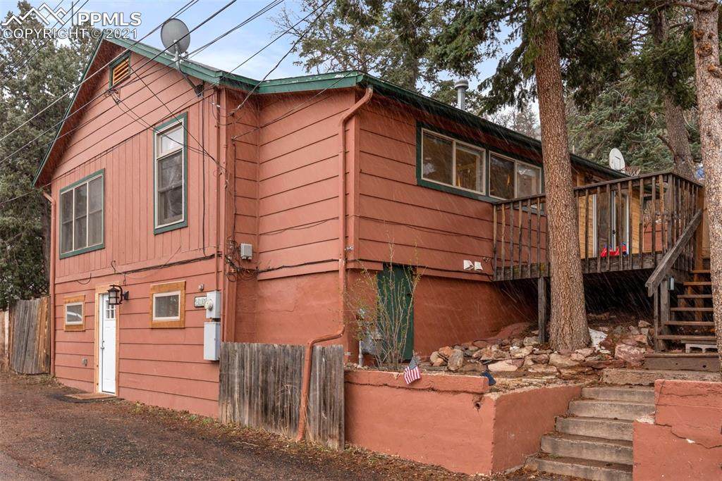 917 Midland Avenue - Photo 1