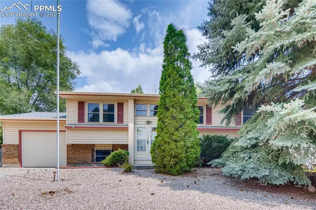 7513 Horseshoe Circle - Photo 1