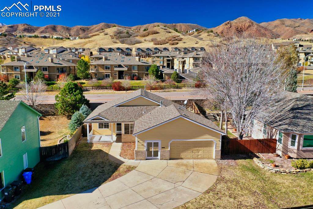 5822 Wisteria Drive - Photo 1