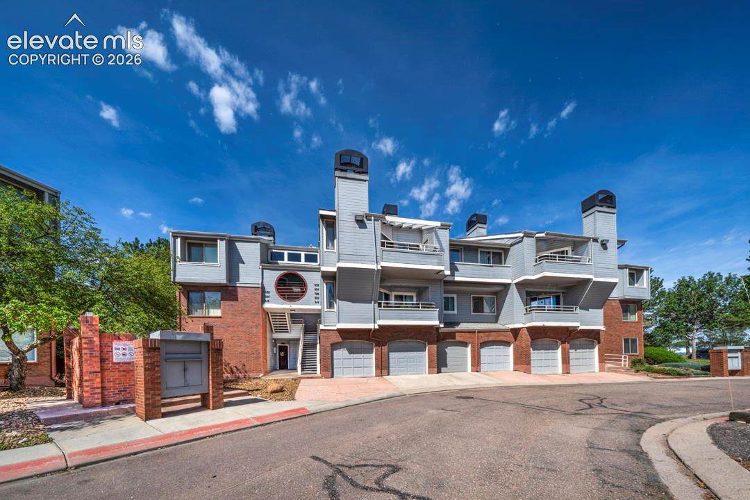 914 Acapulco Court - Photo 1