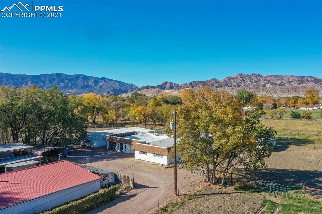 855 Orchard Avenue - Photo 1