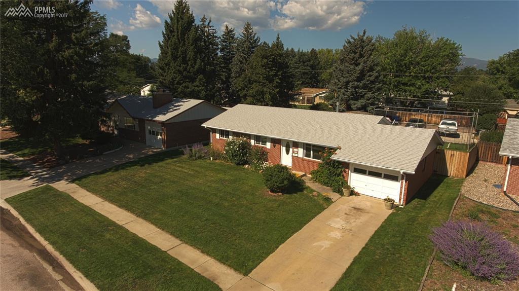 2110 Mcarthur Avenue - Photo 1