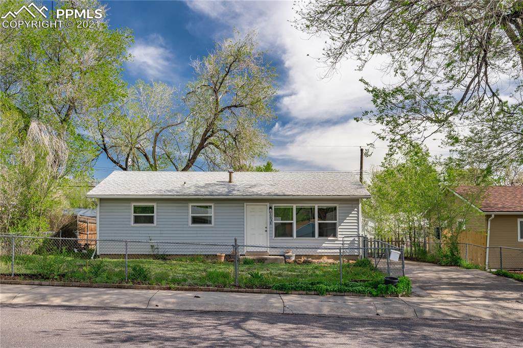 1038 Montrose Avenue - Photo 1