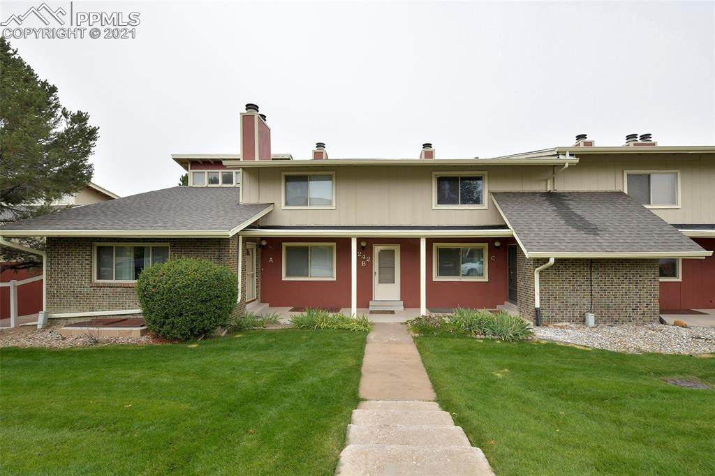 242 Rockrimmon Avenue - Photo 1