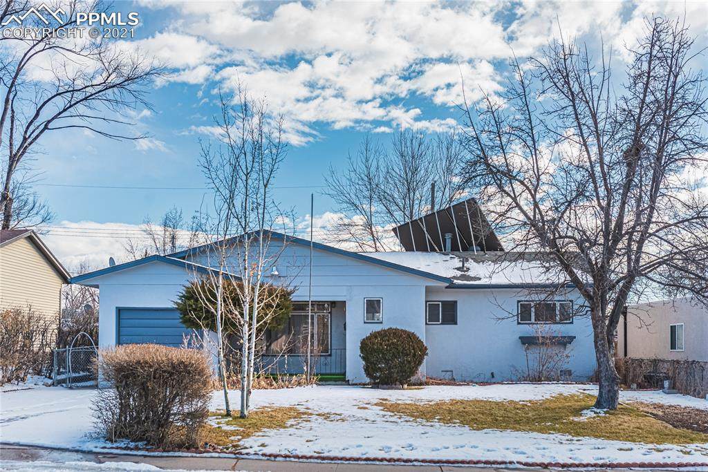 153 Everett Drive - Photo 1