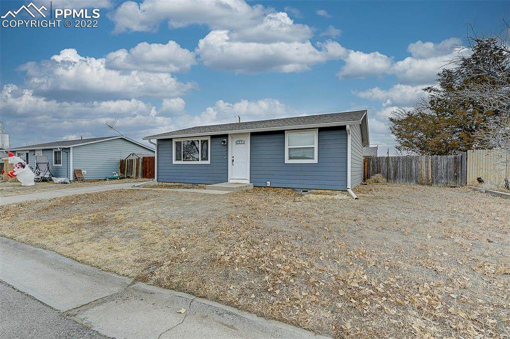 260 Dahlia Street - Photo 1