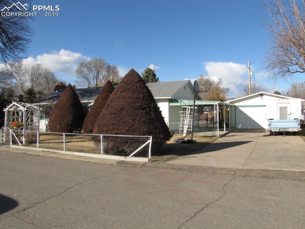 901 2nd Street - Photo 1