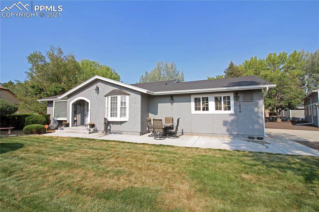 7090 Sand Trap Drive - Photo 1