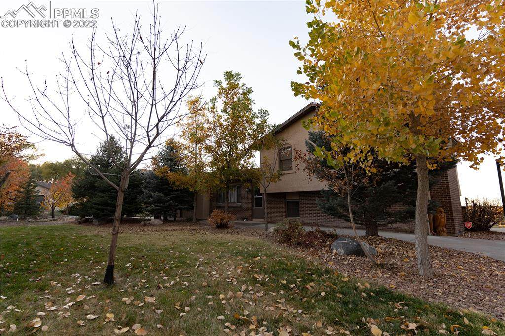 935 Riverview Place - Photo 1