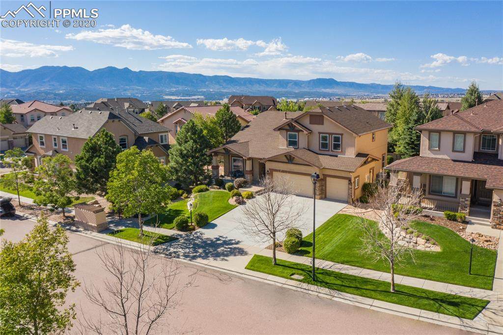9922 Pinedale Drive - Photo 1