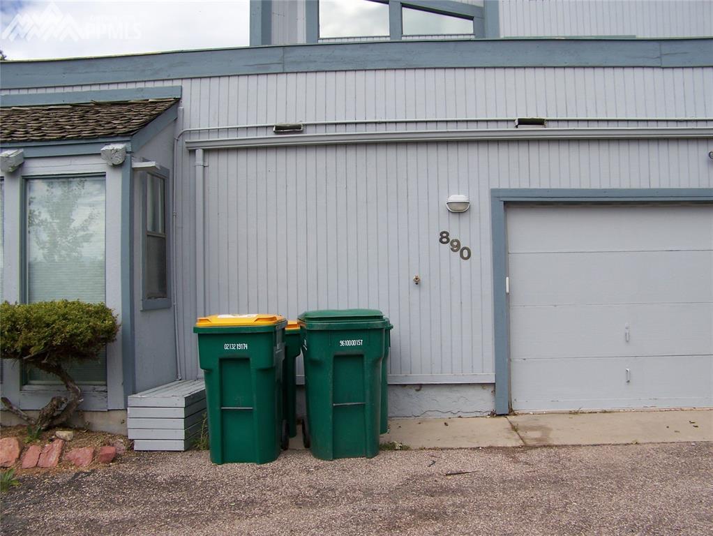 890 South Park Drive - Photo 1