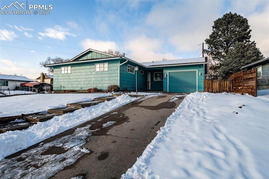 800 Maple Drive - Photo 1