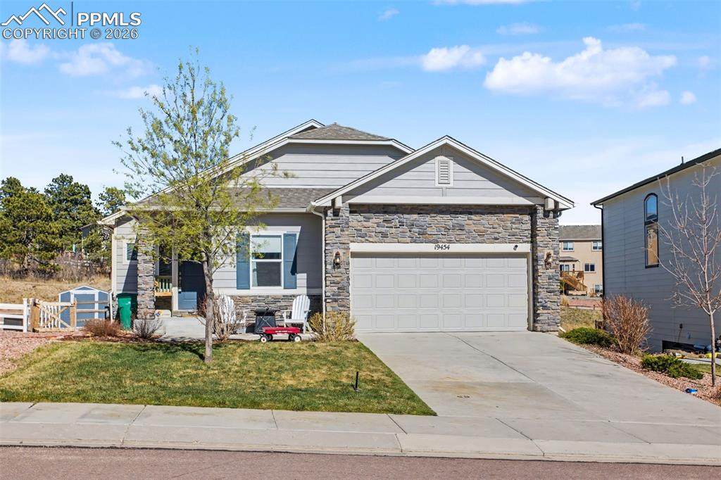 19454 Lindenmere Drive - Photo 1
