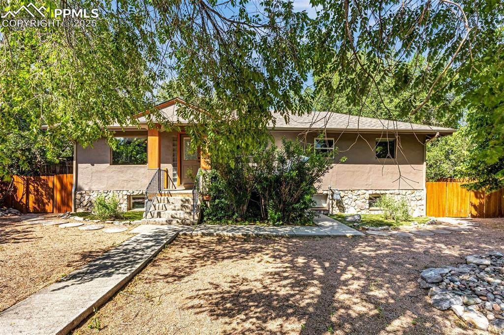 412 Yucca Drive - Photo 1