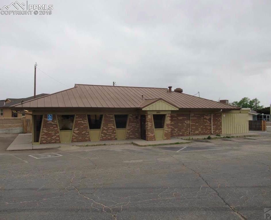 1905 Hudson Avenue - Photo 1