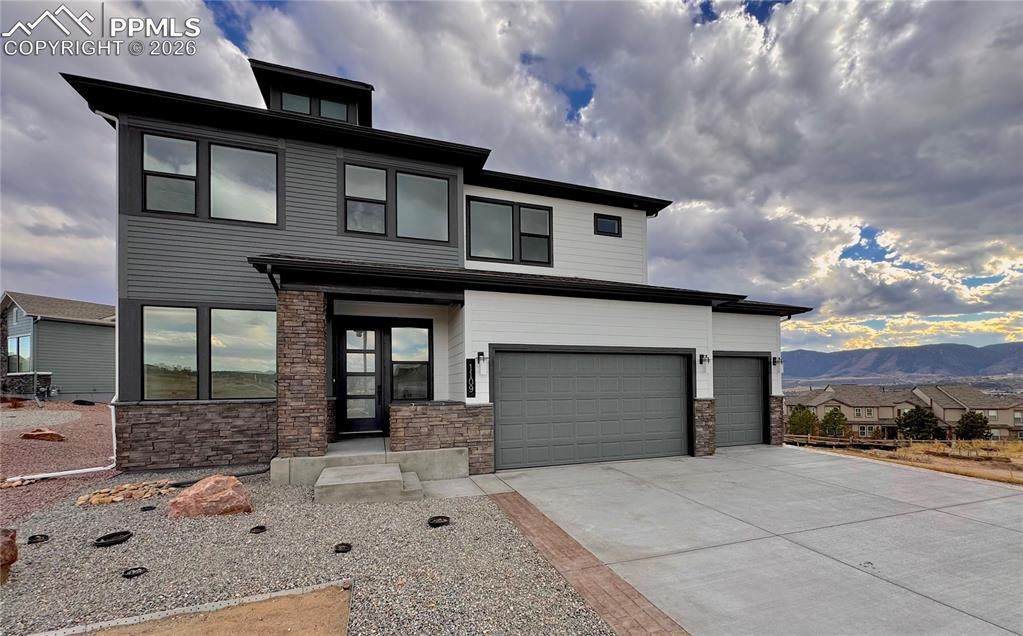 1109 White Clover Drive - Photo 1