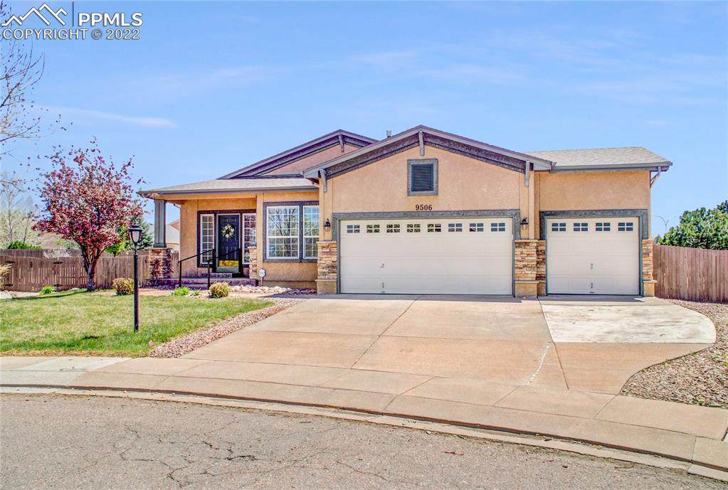 9506 Hollydale Court - Photo 1