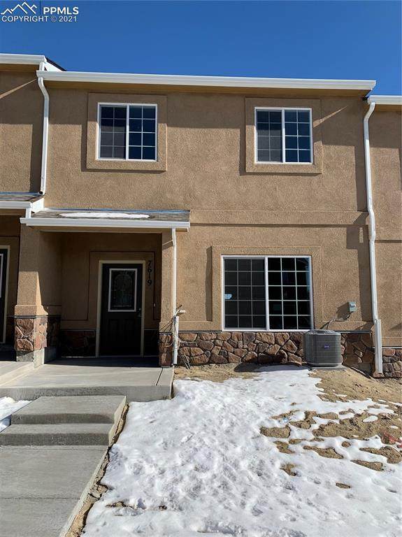 7619 Grand Fir Point - Photo 1