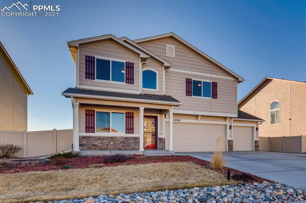 10768 Hidden Prairie Parkway - Photo 1