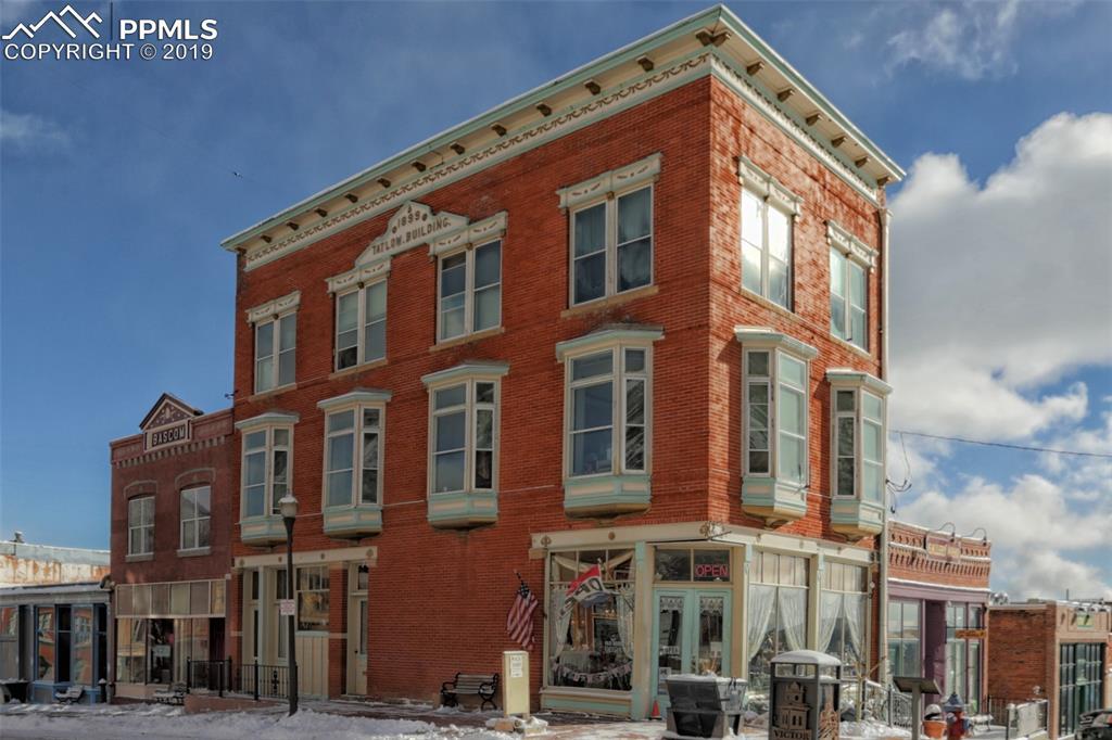 318 Victor Avenue - Photo 1