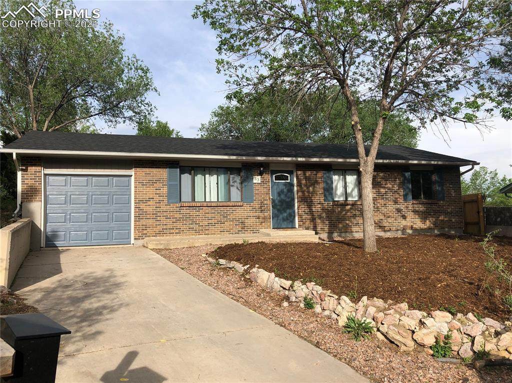 33 Clover Circle - Photo 1