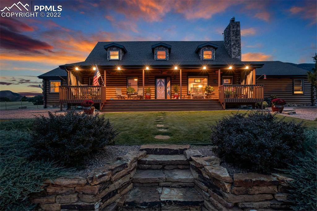 620 Crestview Drive - Photo 1