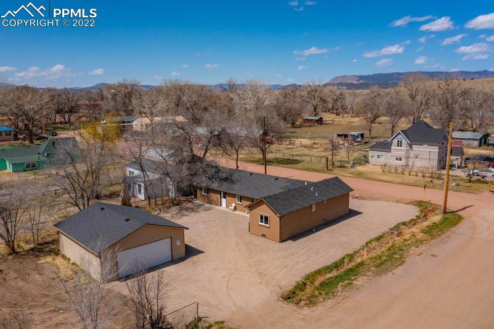 303 7th Street - Photo 1