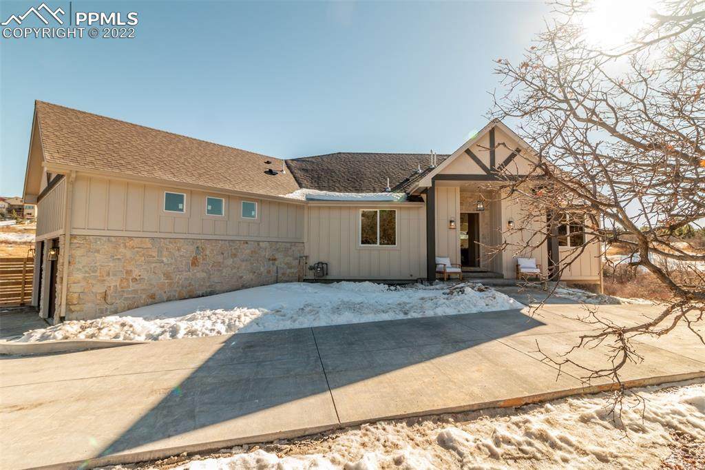 815 Park Drive - Photo 1