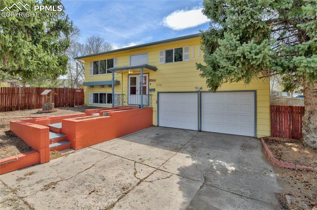 2733 Gomer Avenue - Photo 1