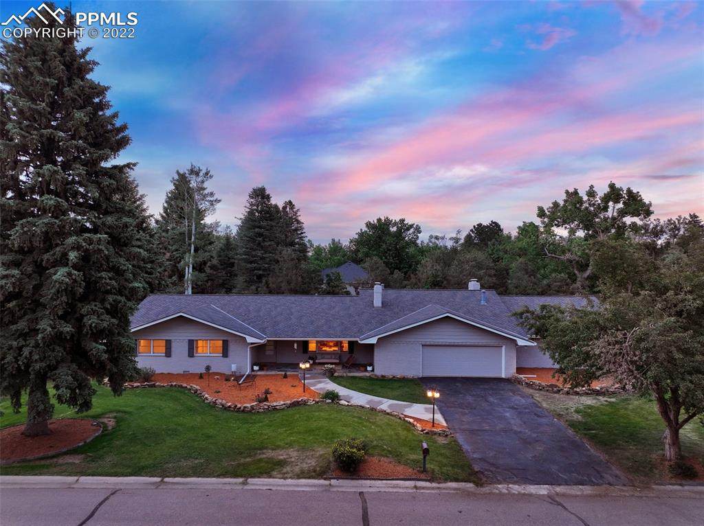 14 Broadmoor Avenue - Photo 1