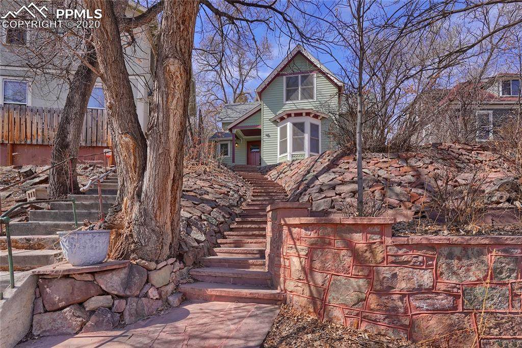 1121 Manitou Avenue - Photo 1
