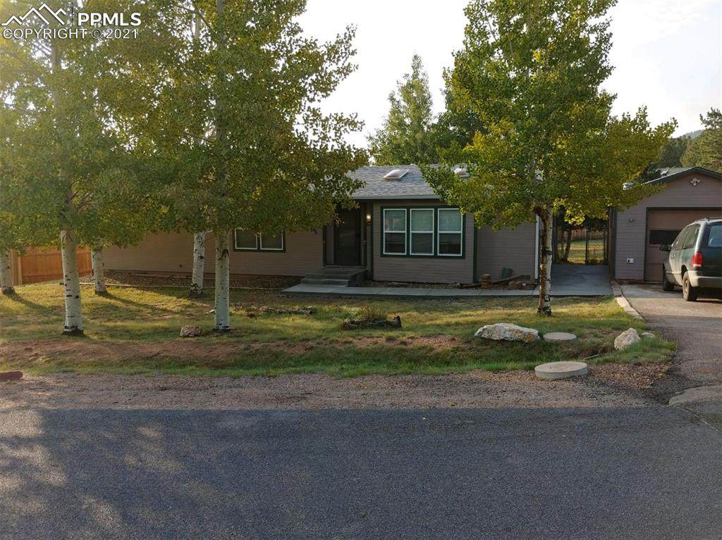 1315 Thomas Circle - Photo 1