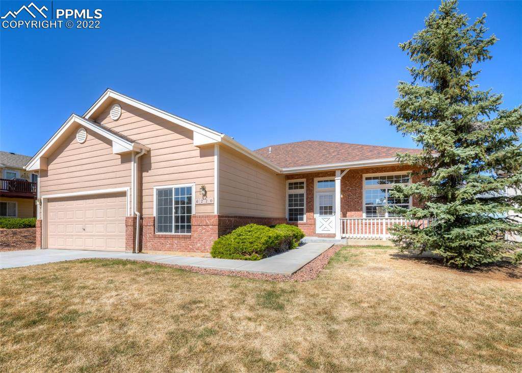 6220 Viewfield Heights - Photo 1