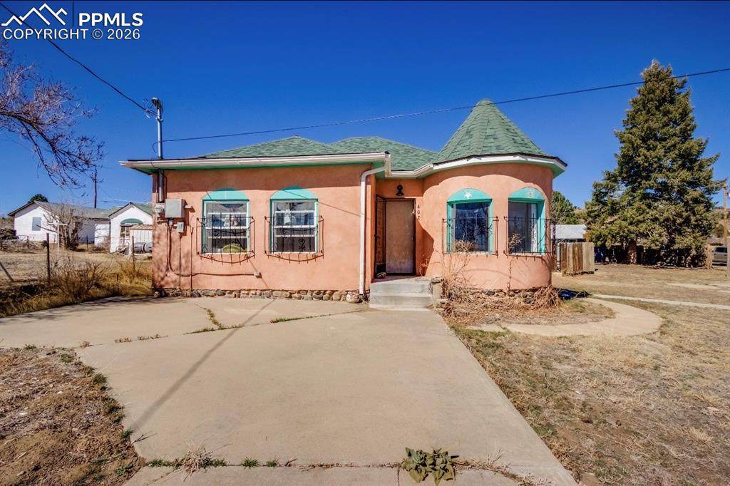 402 Pine Street - Photo 1