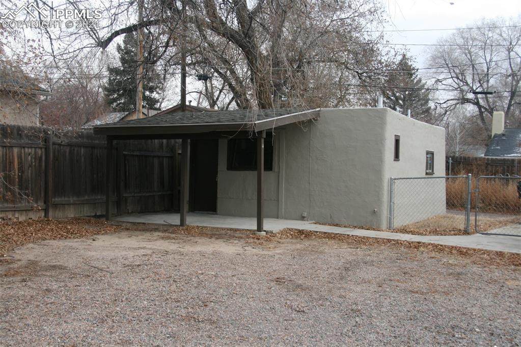 1015 Iowa Avenue - Photo 1