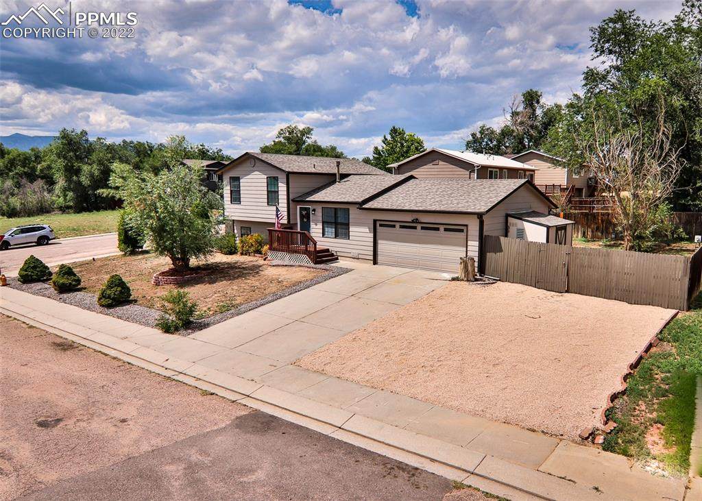 100 Comanche Court - Photo 1