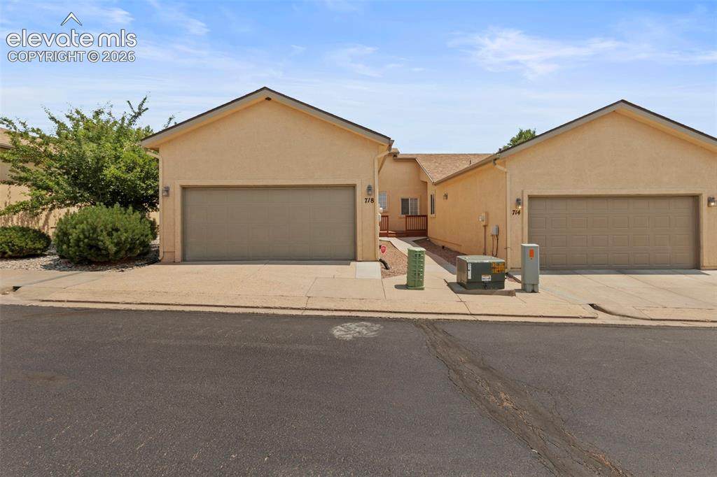 718 Cima Vista Point - Photo 1